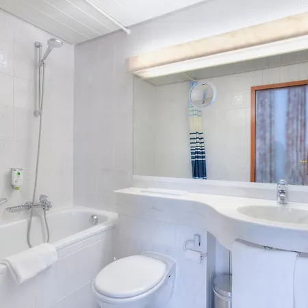 Kleefelder Hof מלון 3*