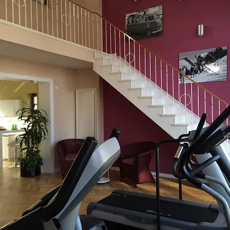 Kleefelder Hof מלון 3*