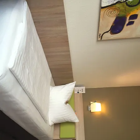 Kleefelder Hof מלון 3*