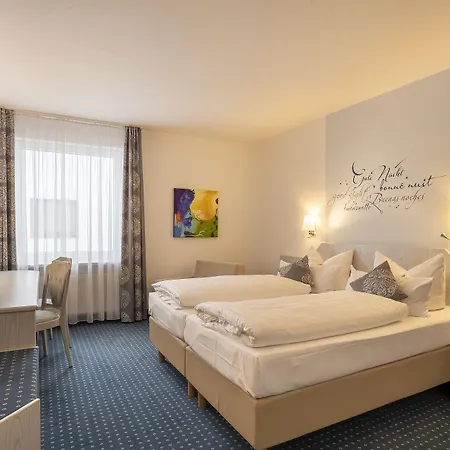 Kleefelder Hof מלון 3*