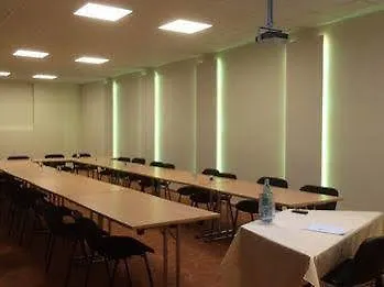 Kleefelder Hof מלון 3*